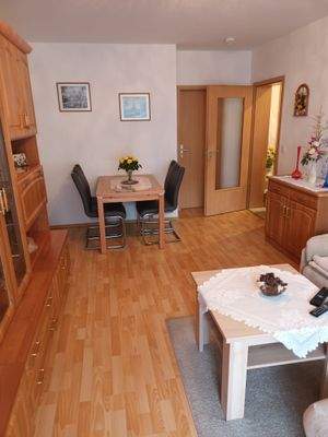 Wohnzimmer mit Essbereich