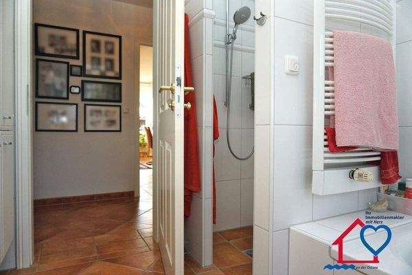 EG Badezimmer Dusche.JPG