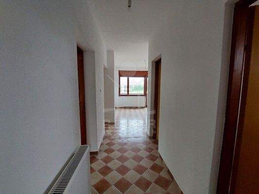 Drei-Zimmer-Wohnung im 1. OG