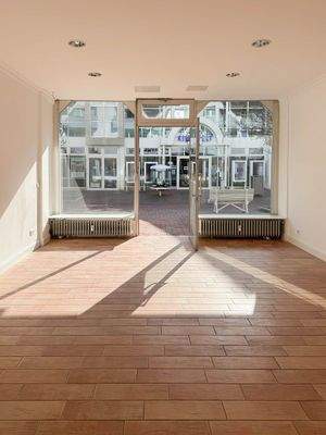 Ansicht zur Strandstraße Kino gegenüber.jpg