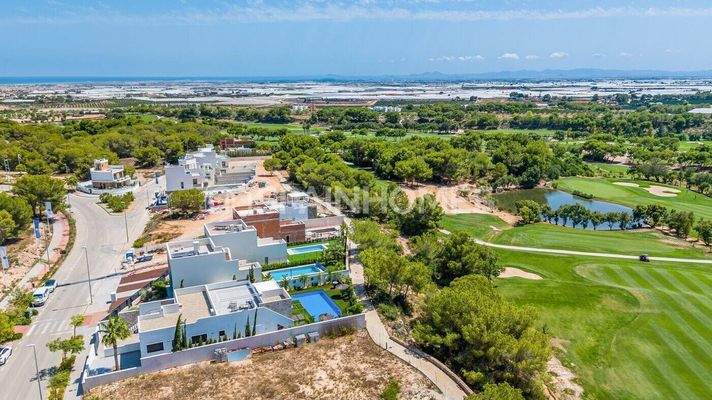 Stylish Detached Golf Villas in Pilar de la Horadada