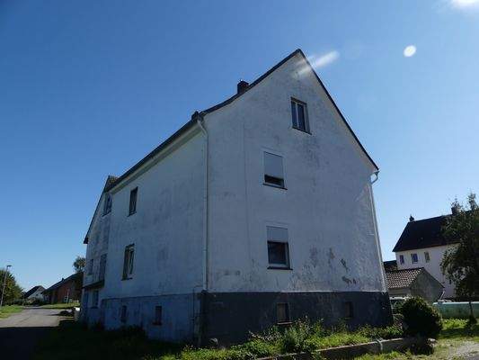 Straßenansicht Wohnhaus