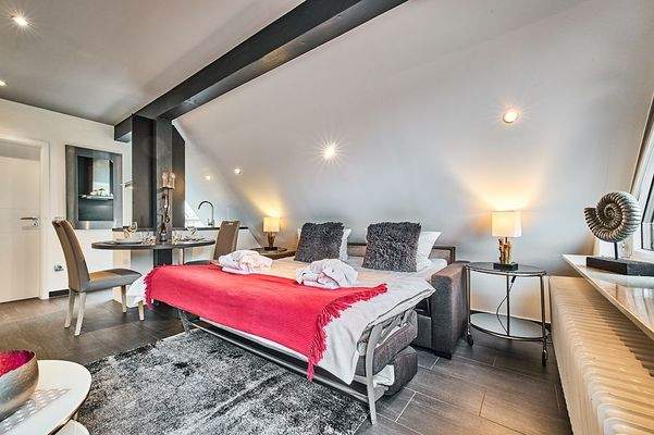 Schlafcouch App. OG links