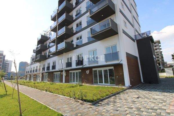 Apartments in a Complex with Terraces in Antalya Altintas