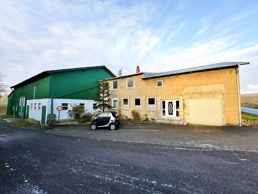 Außenansicht Auffahrt