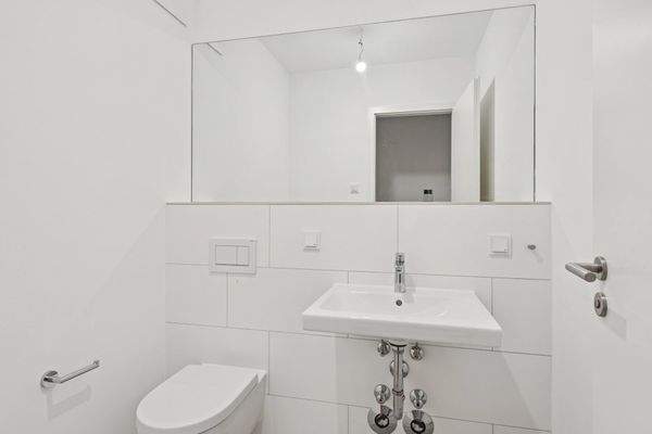 backbone_560689-A_016_WEB