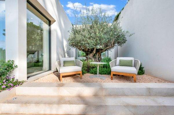 Terrace in villa in Portals Nous 2