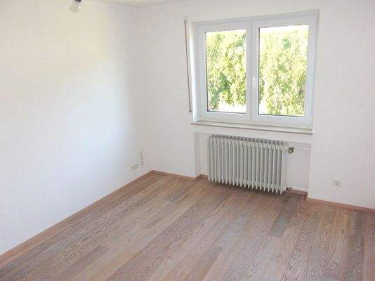 Zimmer 1 z.B. als Büro