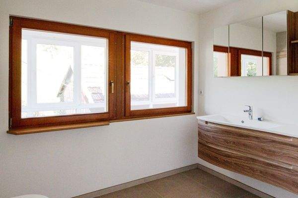 Das Badezimmer im OG