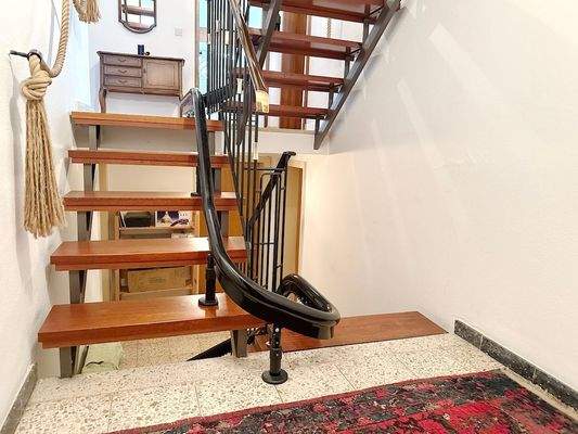 Nur wenige Stufen zum