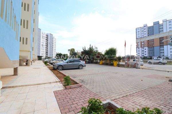 Garden Floor Flat for Sale in Beyazgül Complex, Mersin Tece