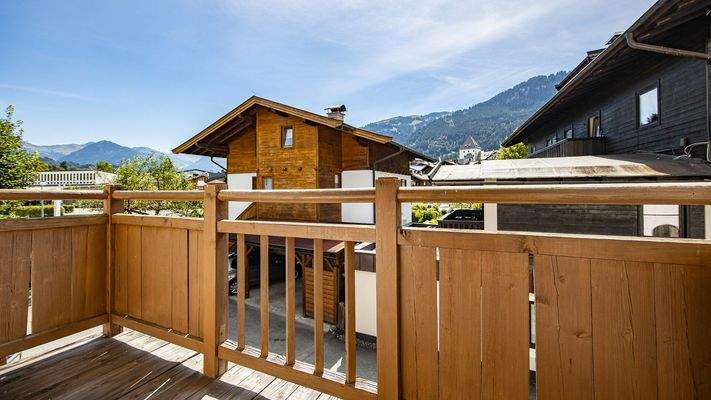 KITZIMMO-Großzügige Wohnung mit schönem Ausblick in Zentrumslage - Immobilien Kitzbühel.