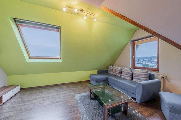 Zimmer IV im DG (links)