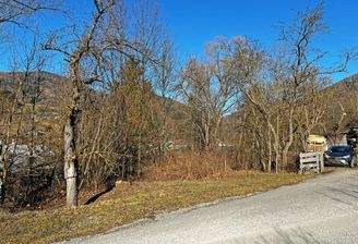 Straßenseitige Grundgrenze