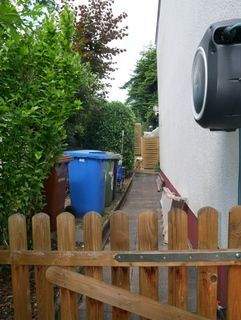 Seitlicher Eingang Garten