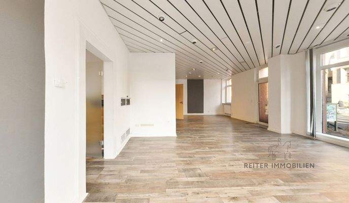 1. Büro mit externen Eingang