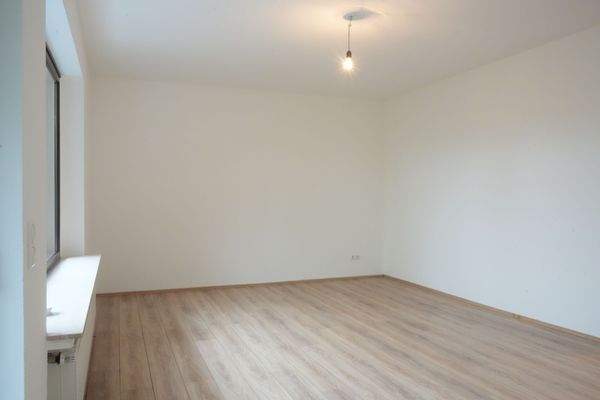 Wohn- und Schlafzimmer