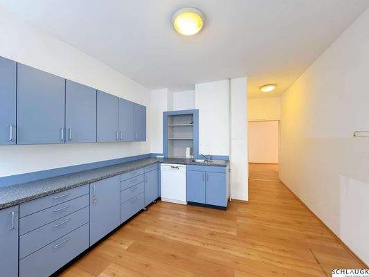 Pausenraum mit Küche - Hinterer Bereich