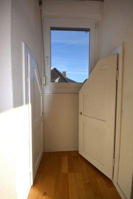 Abseiten mit Türen an allen Schrägen