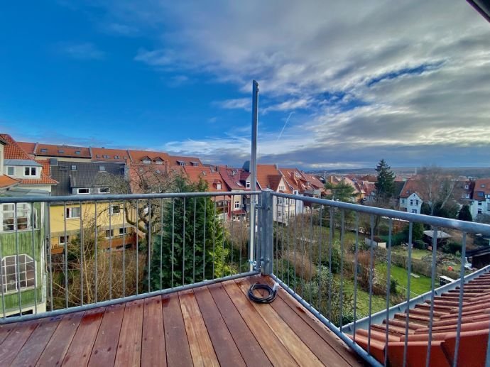 Erstbezug nach Sanierung - Balkon - 4-Raum-Maisonettewohnung in bester Lage