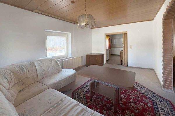 Wohnzimmer mit Blick zur Küche