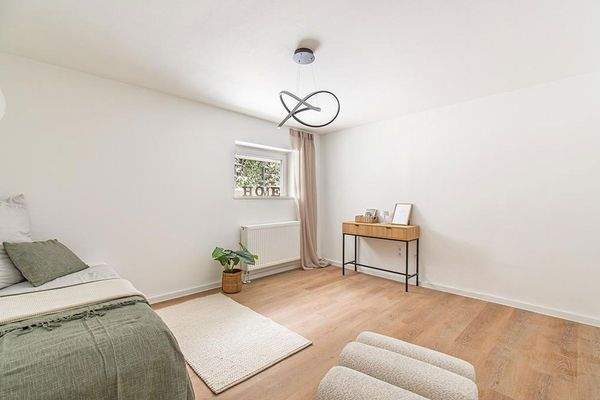 Gäste-/Arbeitszimmer