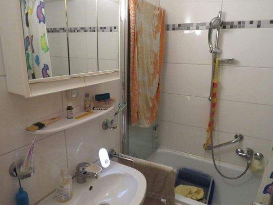 Badezimmer mit Wanne