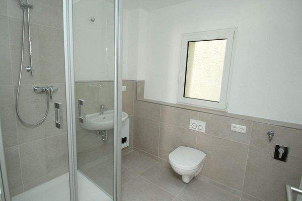 Bad mit Waschmaschinenplatz