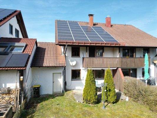 Ansicht Garten mit Terrasse