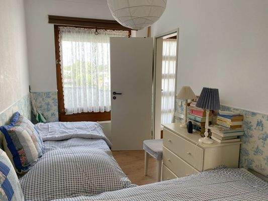 7 Schlafzimmer EG.jpg