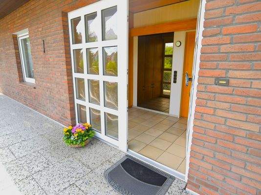 Hauptwohnung: Zugang/Eingang/Windfang/Garderobe