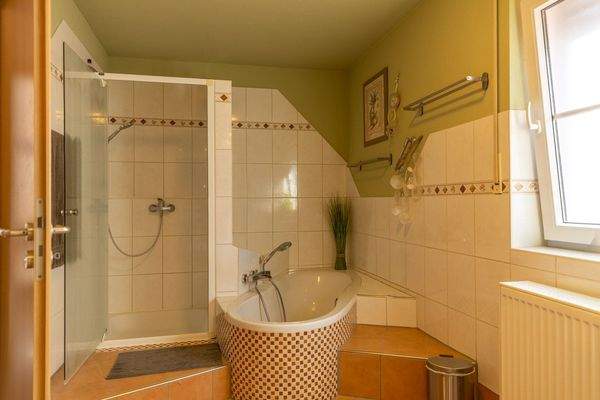 Schöne Aufteilung, Top-Ausstattung inkl. PV-Anlage