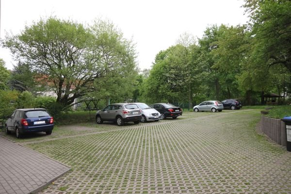 Parkplätze im Hof