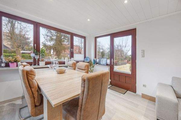 mit Ausgang zur Süd-Terrasse