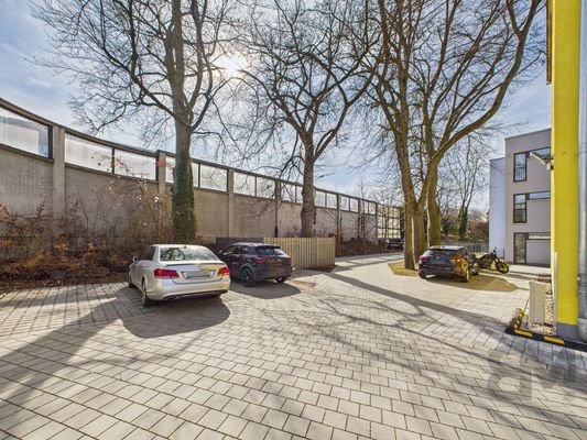 Stellplätze direkt am Haus