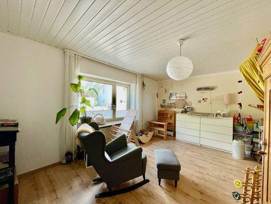 EG - Arbeits•Kinderzimmer