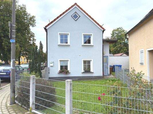 DHH_Nordansicht mit Garten