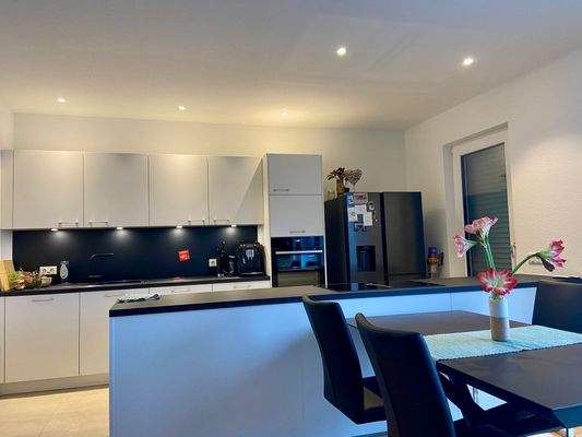 Küche, kann dem Mieter für 6.350Euro abgekauft werden