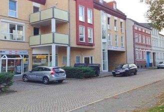 3_Ladenzeile rechts.jpg