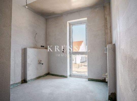 Das Badezimmer welches viel Tageslicht bietet