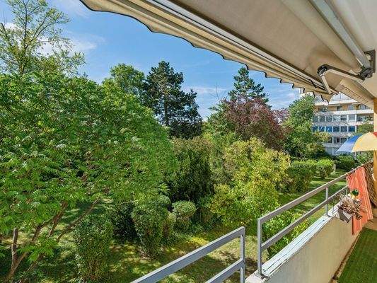 Ausblick vom Balkon - 2