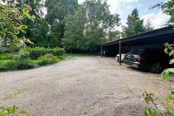 Stellplatz im Carport