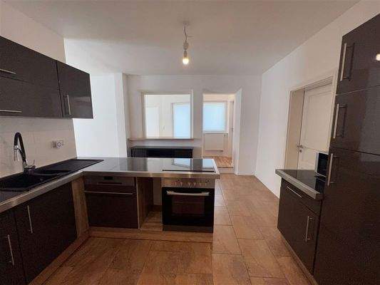 voll ausgestattete Einbauküche 