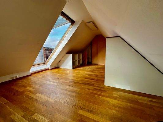 Büro, Zimmer im 2 DG