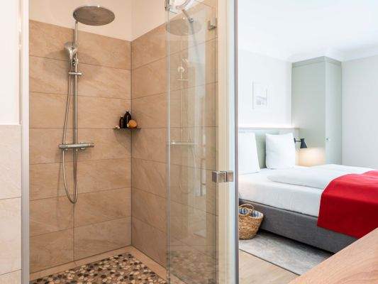 Bade- und Schlafzimmer