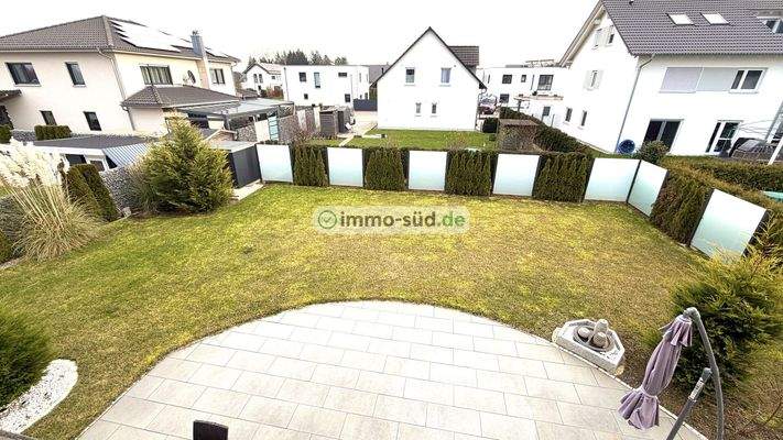 Terrasse und Gartenbereich