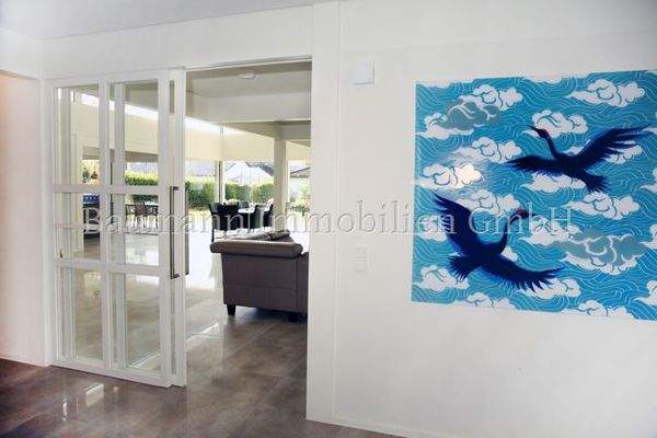 Flur mit Blick in den Wohnbereich