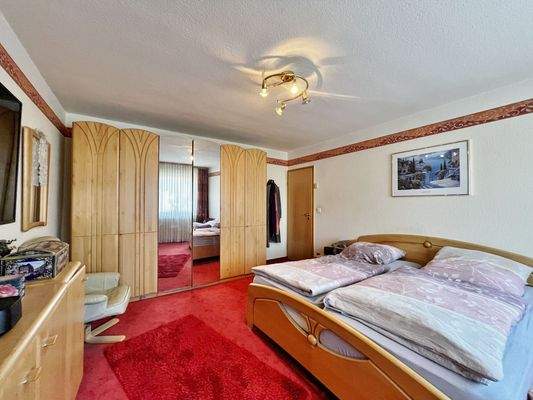 rückwärtiges Schlafzimmer