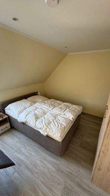 Schlafzimmer 2 DG - 1.jpg