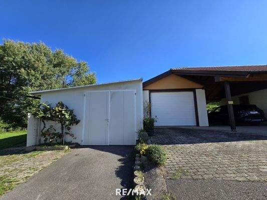 Gerätescheune und Garage mit WC und Abfluss